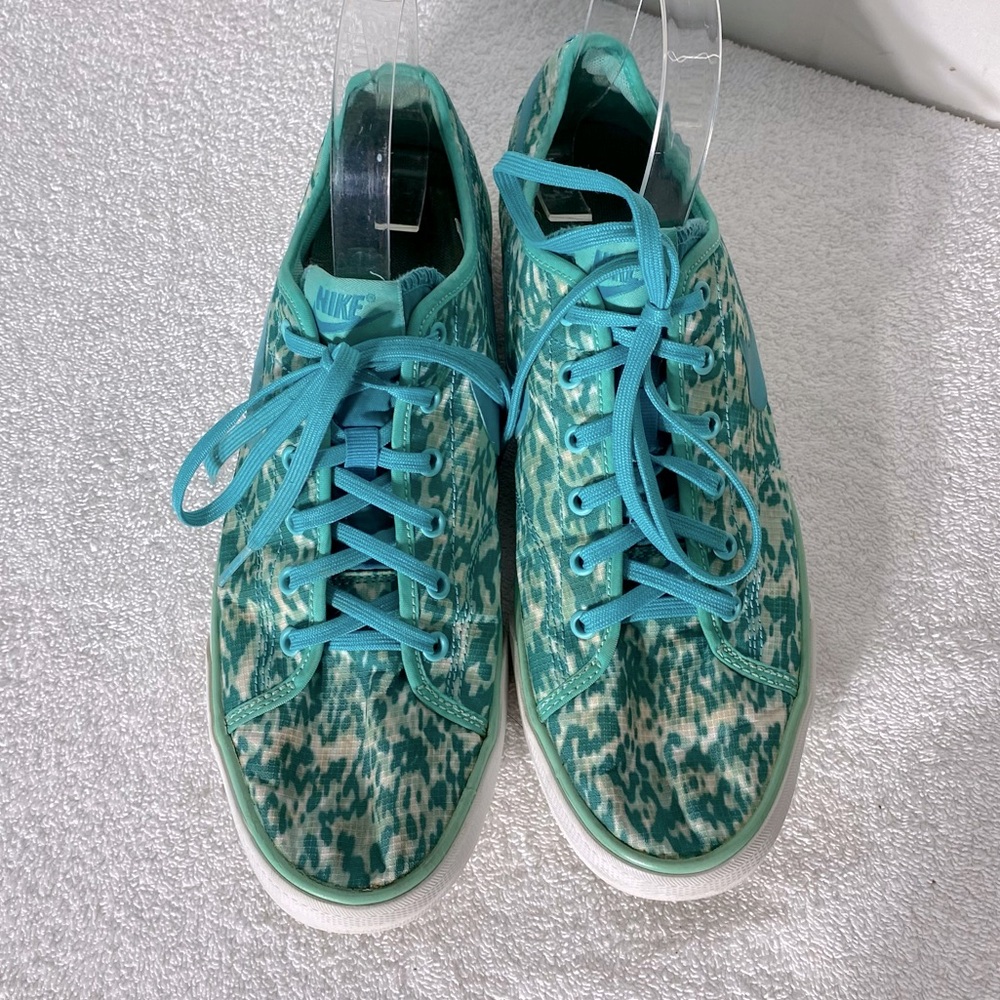 Nike Primo Court Turquoise Animal Print Lace Up Sneakers 9.5 Activewear - Picture 2 of 13